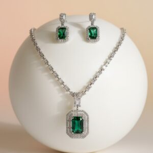 Regal Emerald Radiance Necklace Set