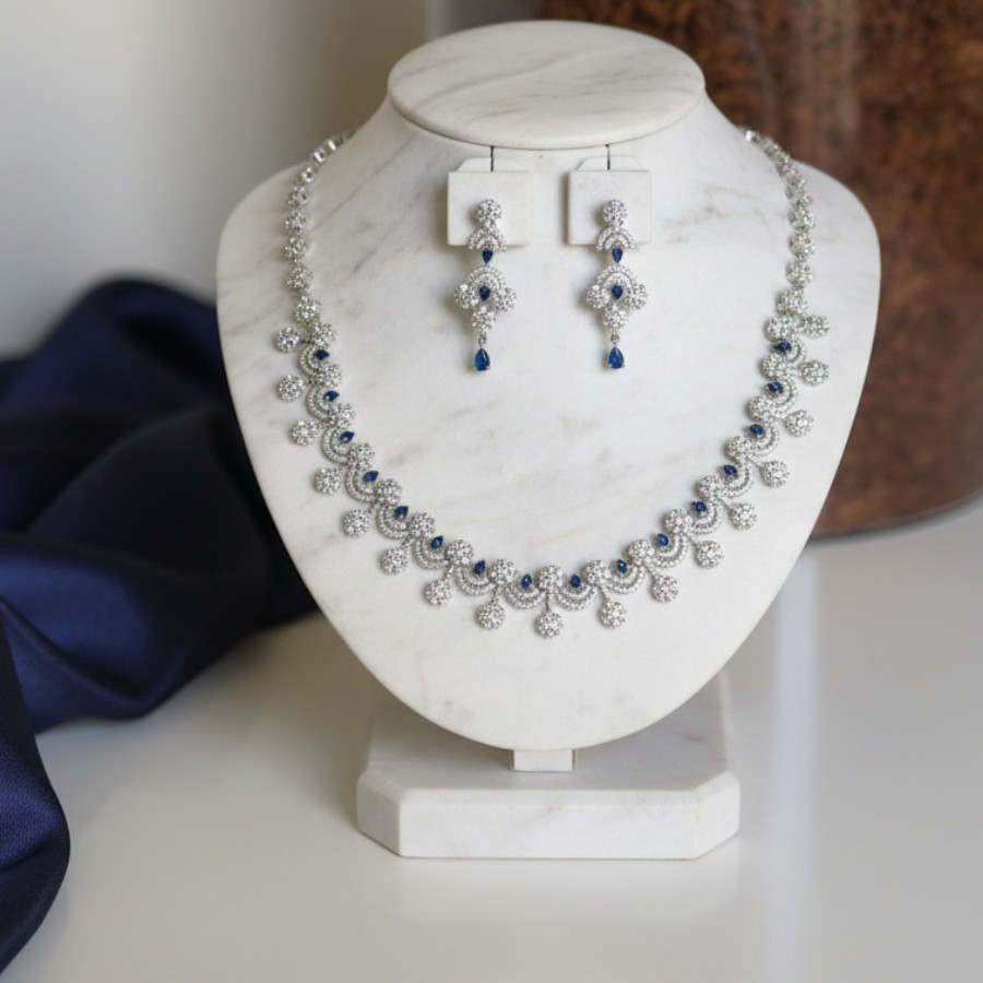 Sapphire Lumière Necklace Set Sapphire Lumière Necklace Set