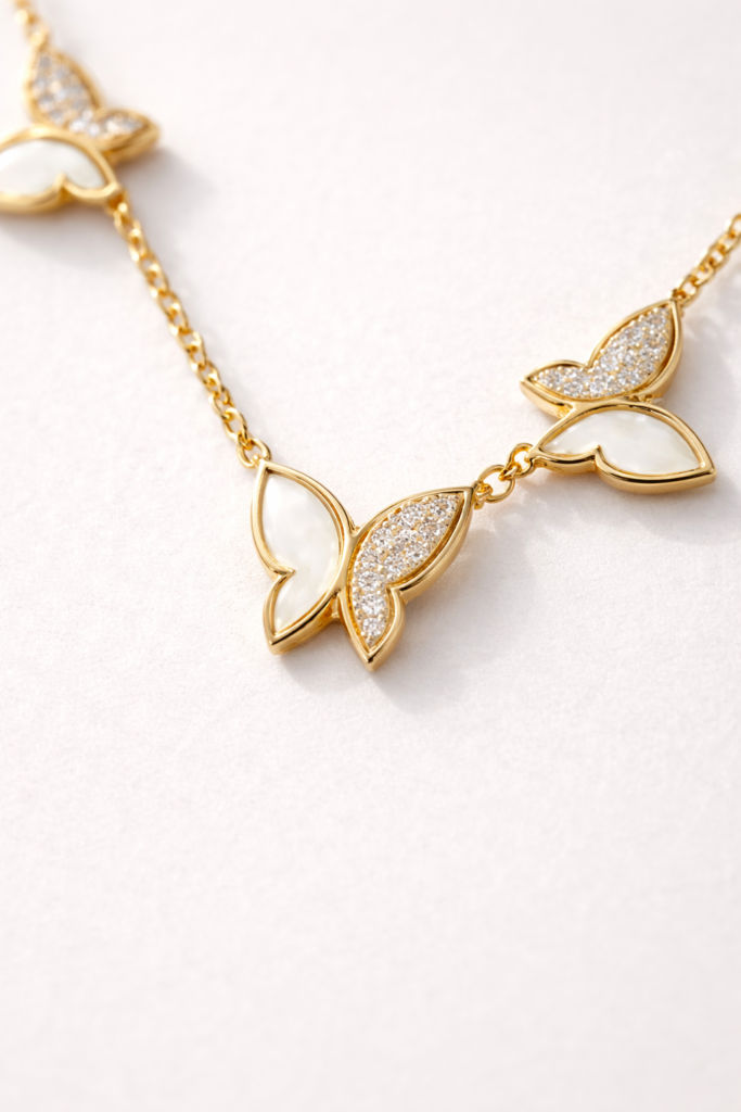 papillon lumière station necklace